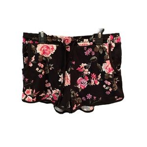 Floral shorts with pockets